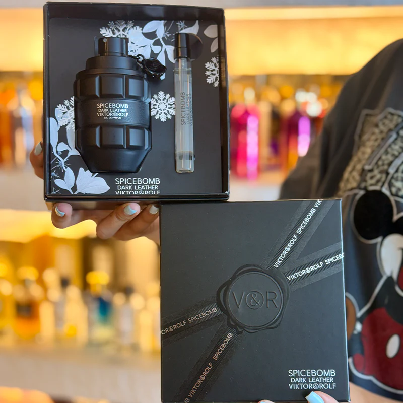 Viktor rolf spicebomb dark leather set de regalo - Image 2